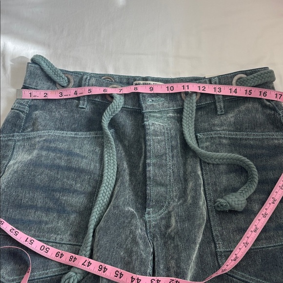 We the Free Blue Moxie Flocked Pull-On Barrel Jeans size 28 NWOT - Picture 7 of 11